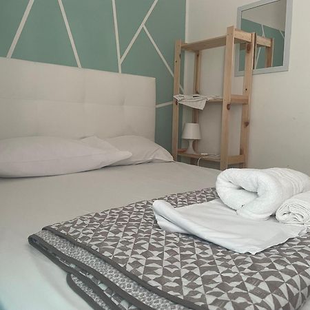 Dama Hostelbb Napoli Bagian luar foto
