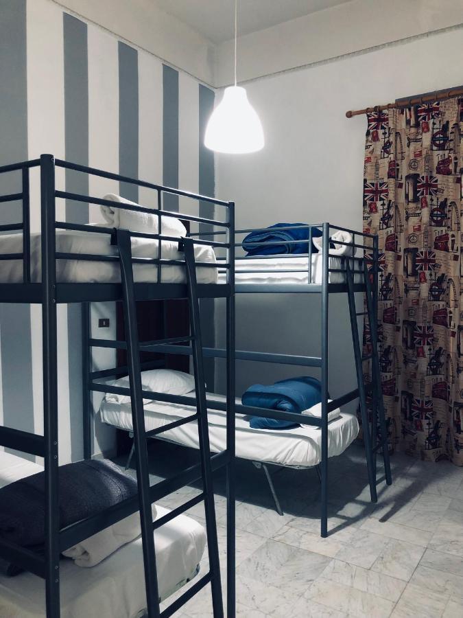 Dama Hostelbb Napoli Bagian luar foto