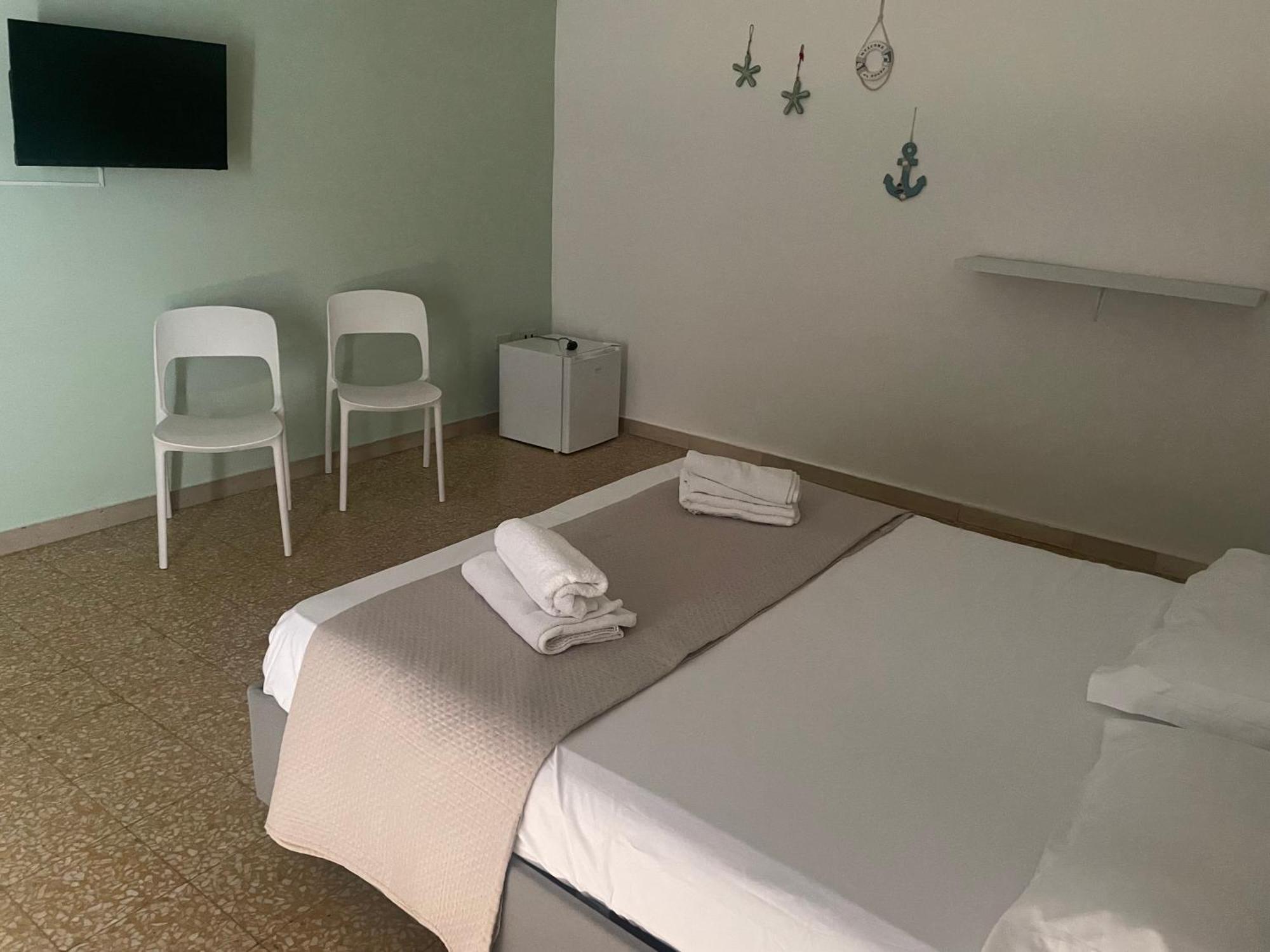Dama Hostelbb Napoli Bagian luar foto