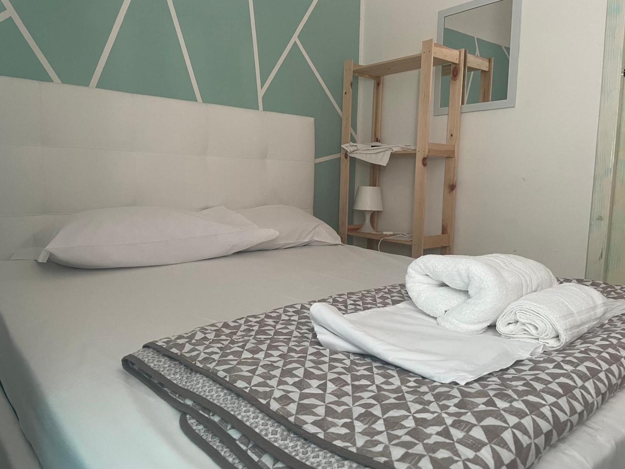 Dama Hostelbb Napoli Bagian luar foto